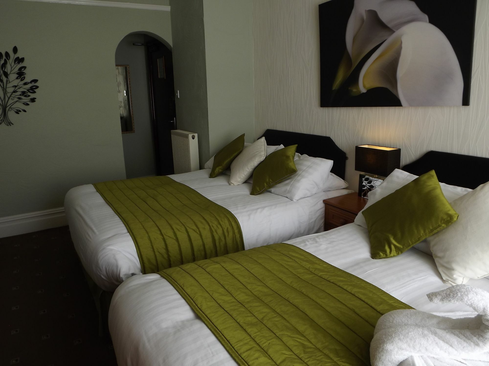 Гостевой дом The Strathdon 4*